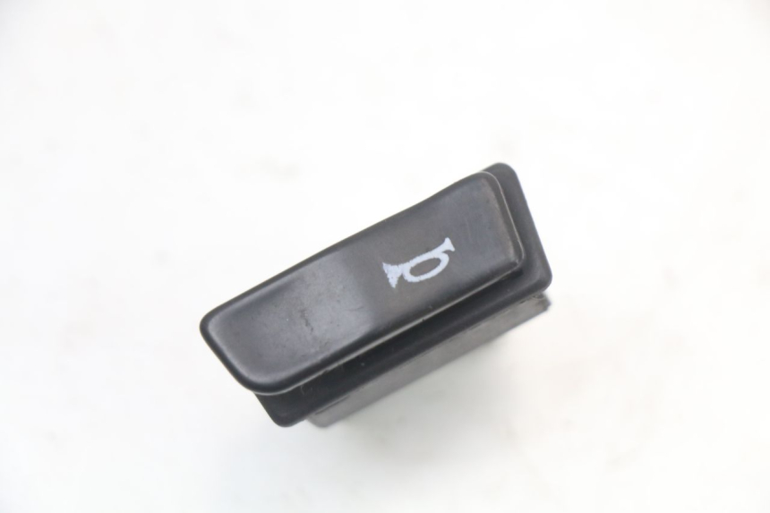 photo de CONMUTADOR DE CLAXON SYM ORBIT III 3 4T 50 (2018 - 2021) - Detalle de la pieza