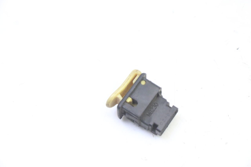 photo de COMANDO DE CLAXON PEUGEOT SPEEDAKE 50 (1995 - 1997)