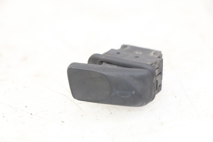 photo de CONMUTADOR DE CLAXON PIAGGIO VESPA LXV 125 (2006 - 2009)