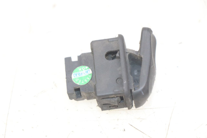 photo de CONMUTADOR DE CLAXON PIAGGIO VESPA LXV 125 (2006 - 2009)