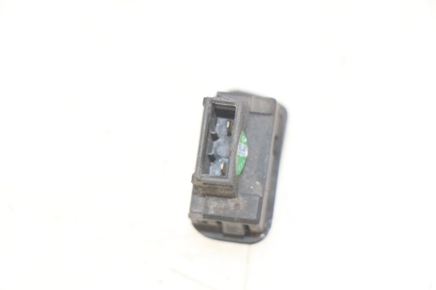 photo de CONMUTADOR DE CLAXON PIAGGIO VESPA LXV 125 (2006 - 2009)