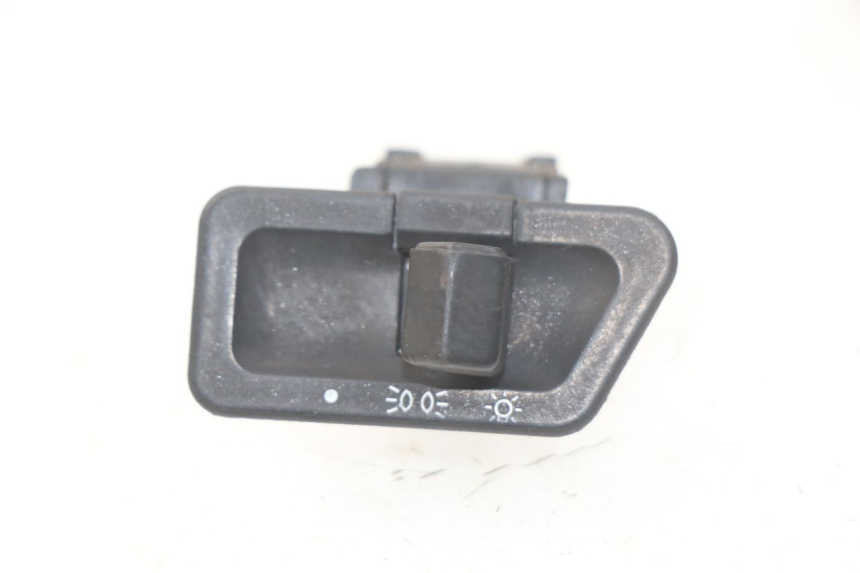 photo de INTERRUPTOR DE LUZ DE FARO. KYMCO LIKE 4T 50 (2009 - 2018)