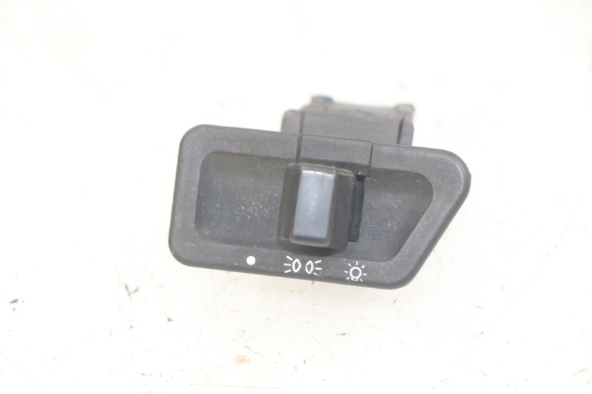photo de INTERRUPTOR DE LUZ DE FARO. SYM SYMPHONY 125 (2009 - 2015)