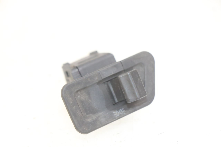 photo de INTERRUPTOR DE LUZ YIYING YY125T 125 (2006 - 2014)