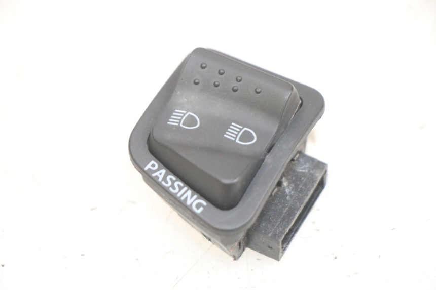 photo de INTERRUPTOR DE LUZ ALTA APRILIA SXR 50 (2021 - 2023)