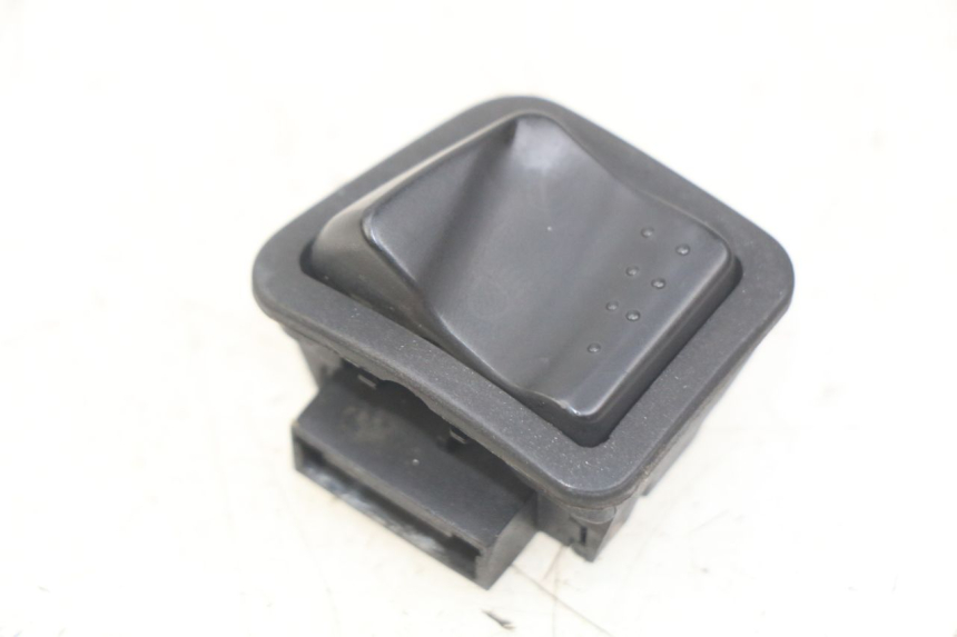 photo de INTERRUPTOR DE LUZ ALTA PIAGGIO FLY 2T 50 (2004 - 2017)