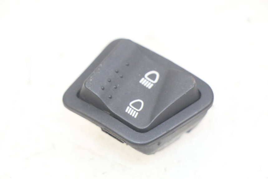 photo de INTERRUPTOR DE LUZ ALTA PIAGGIO FLY 4T 50 (2013 - 2017)