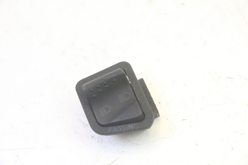 photo de INTERRUPTOR DE LUZ ALTA PIAGGIO MP3 RL 250 (2007 - 2010) - Vista principal