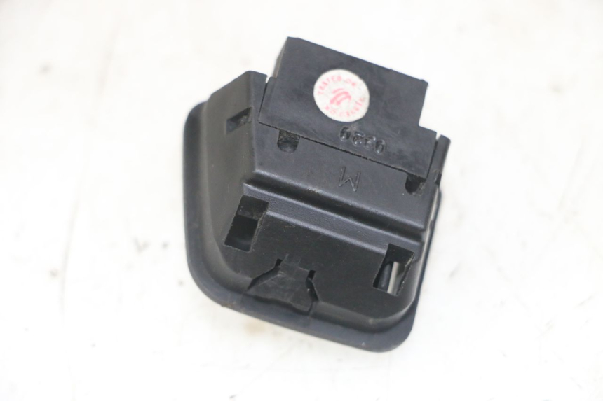 photo de INTERRUPTOR DE LUZ ALTA PIAGGIO NEW TYPHOON 50 (2018 - 2021)