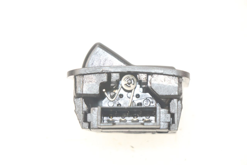 photo de INTERRUPTOR DE LUZ ALTA SYM ORBIT III 3 4T 50 (2018 - 2021)