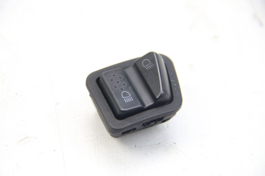 photo de INTERRUPTOR DE LUZ ALTA PIAGGIO BEVERLY 125 (2010 - 2015)