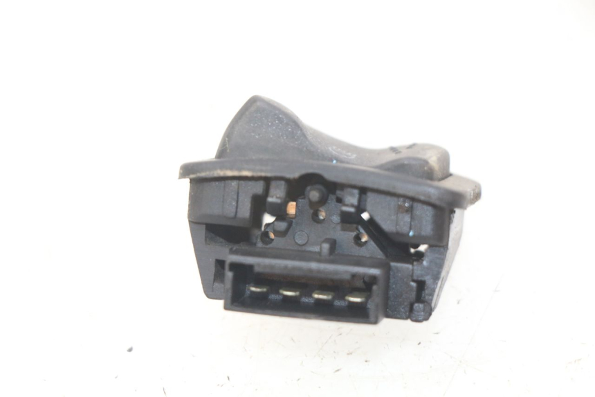 photo de INTERRUPTOR DE LUZ ALTA PIAGGIO FLY 100 (2006 - 2010)