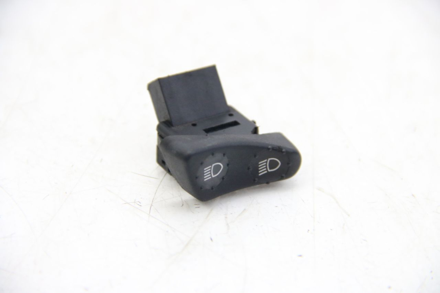 photo de INTERRUPTOR DE LUZ ALTA PIAGGIO VESPA GTS SUPER IE 125 (2009 - 2016)