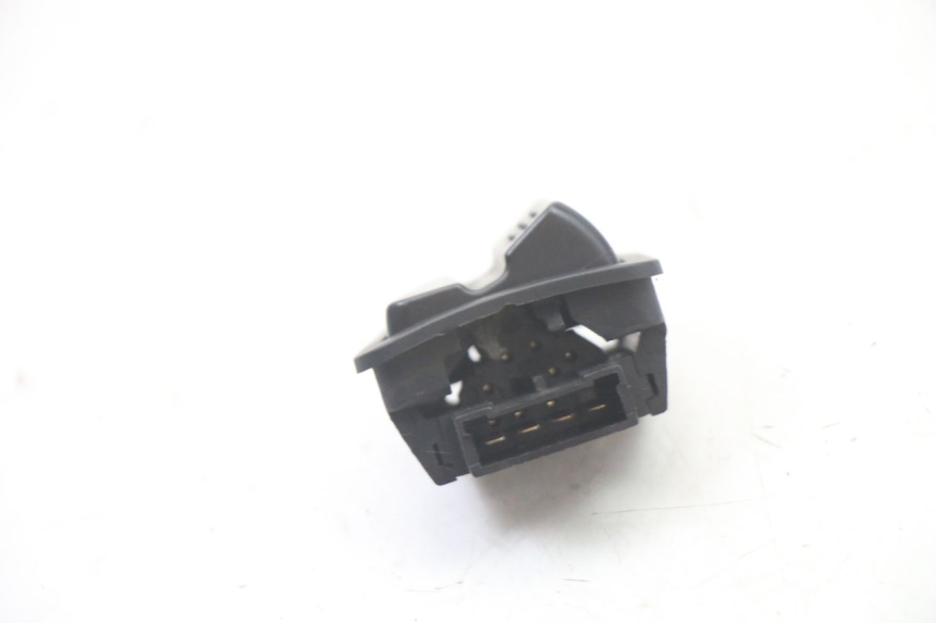 photo de INTERRUPTOR DE LUZ ALTA PIAGGIO X8 125 (2004 - 2007)