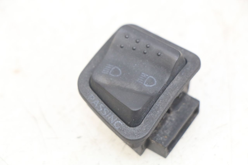 photo de INTERRUPTOR DE LUZ ALTA PIAGGIO XEVO - X EVO 125 (2007 - 2016)