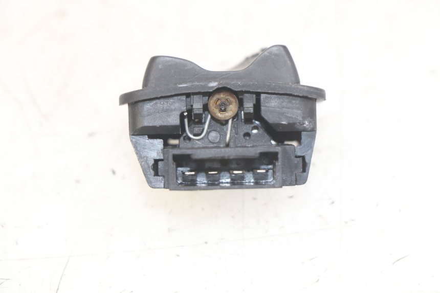 photo de INTERRUPTOR DE LUZ ALTA PIAGGIO XEVO - X EVO 125 (2007 - 2016)