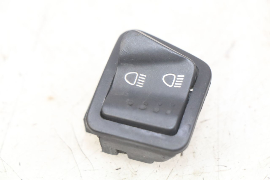 photo de INTERRUPTOR DE LUZ ALTA PIAGGIO ZIP 2T 50 (2009 - 2019)