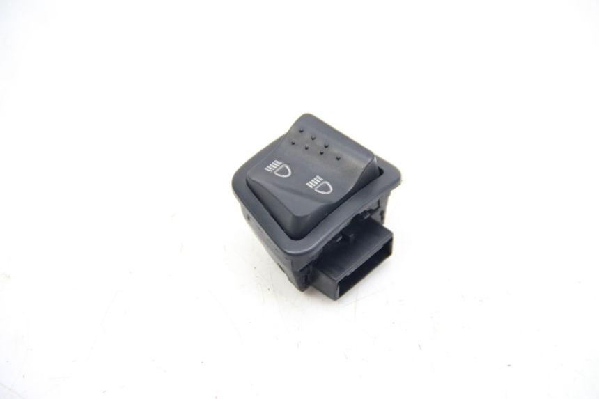 photo de INTERRUPTOR DE LUZ ALTA PIAGGIO ZIP 4T 50 (2018 - 2020)