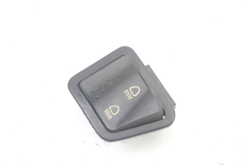 photo de INTERRUPTOR DE LUZ ALTA PIAGGIO ZIP 4T 50 (2018 - 2020)