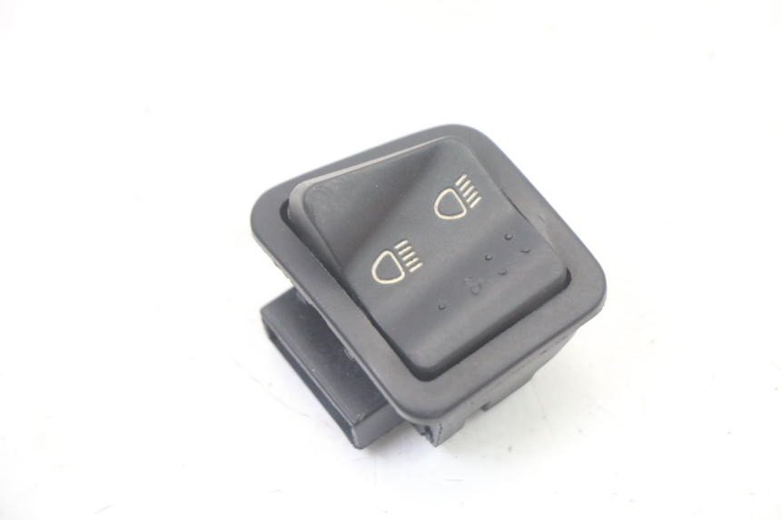 photo de INTERRUPTOR DE LUZ ALTA PIAGGIO ZIP 4T 50 (2018 - 2020)