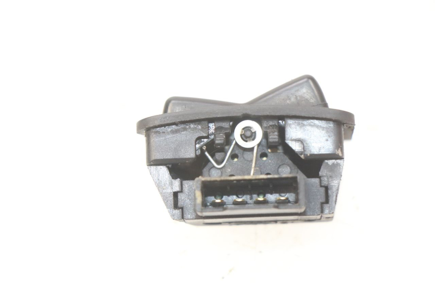 photo de INTERRUPTOR DE LUZ ALTA SUZUKI SIXTEEN 125 (2008 - 2010)