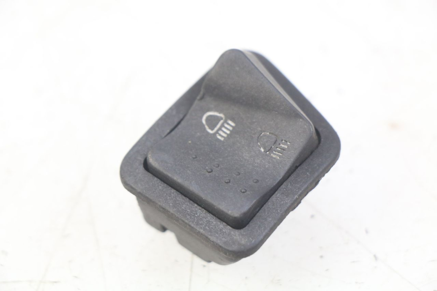 photo de INTERRUPTOR DE LUZ ALTA APRILIA SR 2T 50 (2012 - 2017)
