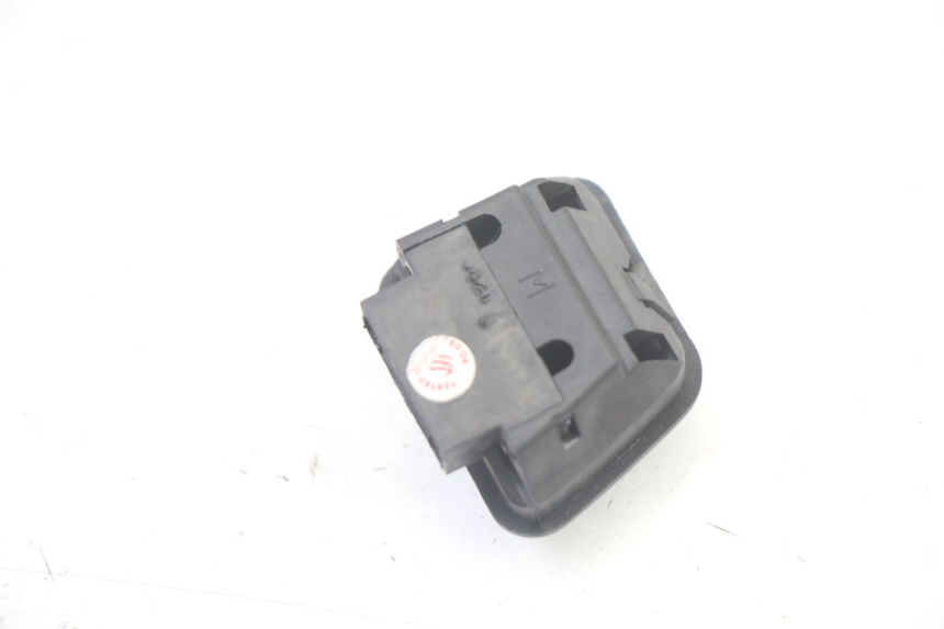 photo de INTERRUPTOR DE LUZ ALTA APRILIA SXR 50 (2021 - 2023)