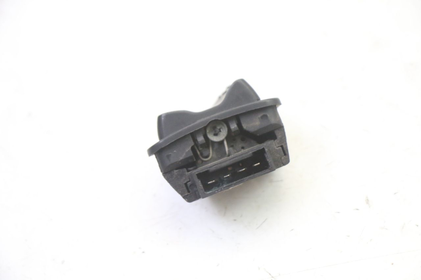 photo de INTERRUPTOR DE LUZ ALTA APRILIA SXR 50 (2021 - 2023)