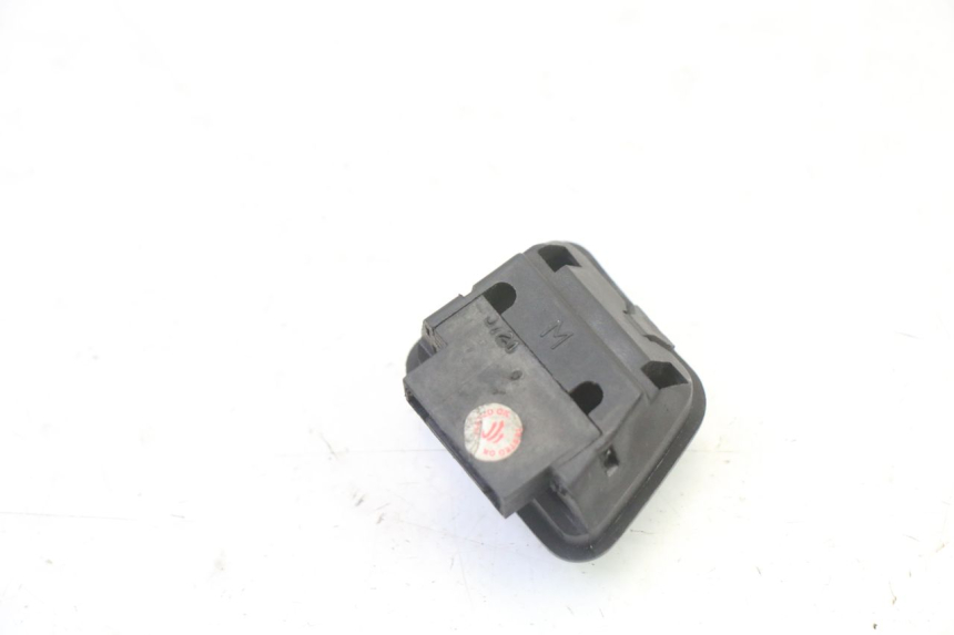 photo de INTERRUPTOR DE LUZ ALTA APRILIA SXR 50 (2021 - 2023)