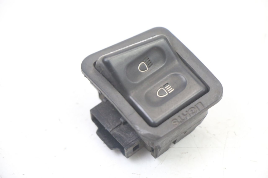 photo de INTERRUPTOR DE LUZ ALTA SYM ORBIT III 3 4T 50 (2018 - 2021)