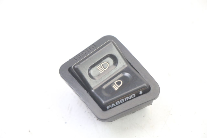 photo de INTERRUPTOR DE LUZ ALTA SYM ORBIT III 3 4T 50 (2018 - 2021)