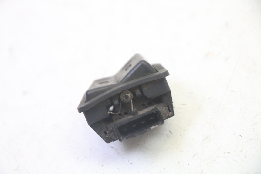 photo de INTERRUPTOR DE LUZ ALTA YAMAHA X-MAX XMAX 250 (2006 - 2009)