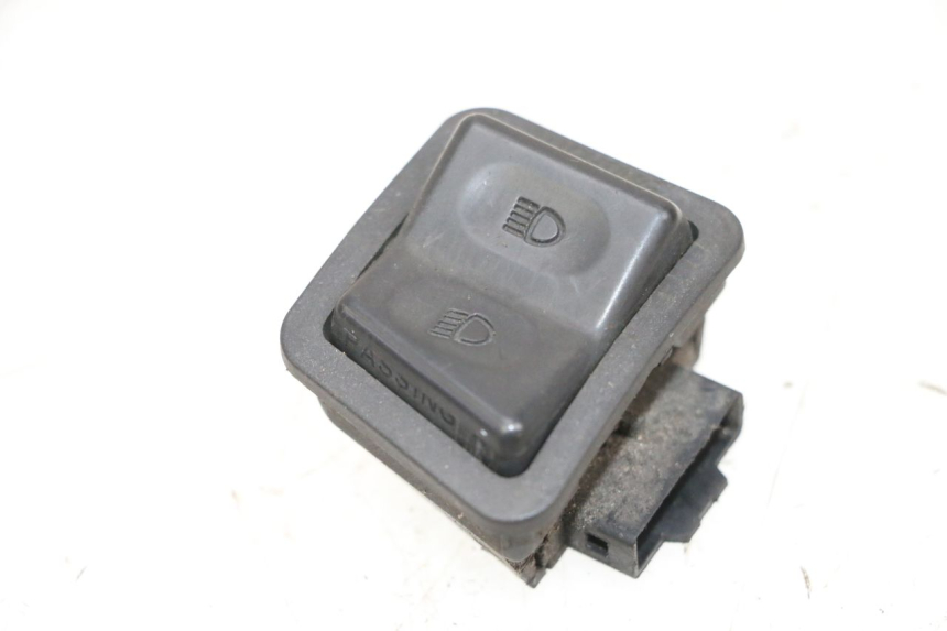 photo de INTERRUPTOR DE LUZ ALTA YAMAHA XMAX X-MAX 125 (2006 - 2009) - Vista principal