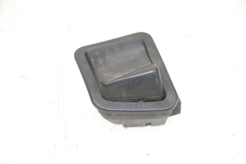 photo de INTERRUPTOR DE LUZ ALTA PIAGGIO X8 125 (2004 - 2007) - Detalle de la pieza