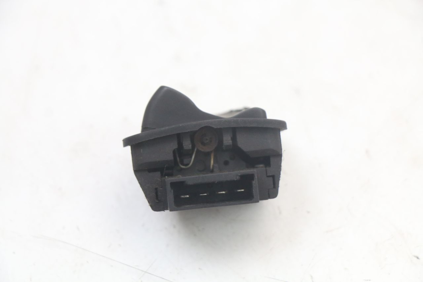 photo de INTERRUPTOR DE LUZ ALTA PIAGGIO XEVO - X EVO 125 (2007 - 2016) - Zoom estado de uso