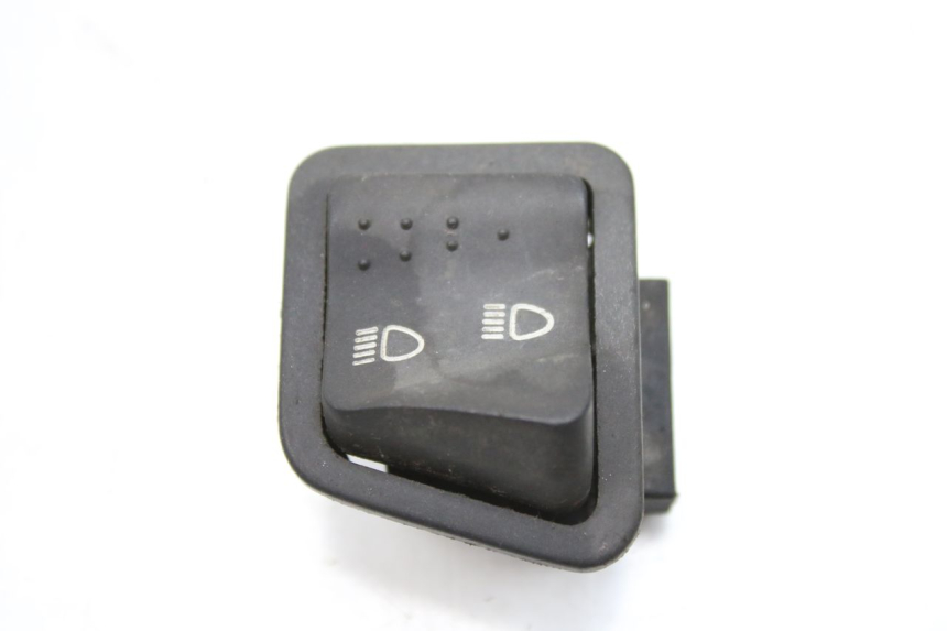 photo de INTERRUPTOR DE LUZ ALTA PIAGGIO ZIP 4T 50 (2018 - 2020)