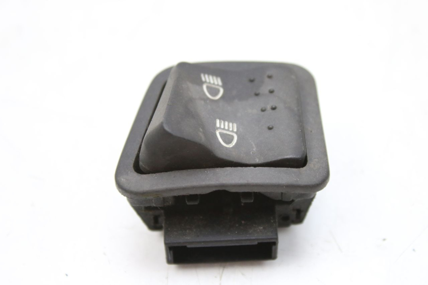 photo de INTERRUPTOR DE LUZ ALTA PIAGGIO ZIP 4T 50 (2018 - 2020)