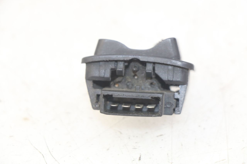 photo de INTERRUPTOR DE LUZ ALTA PIAGGIO ZIP 4T 50 (2018 - 2020)