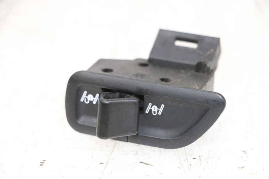 photo de CONMUTADOR ROLL LOCK PIAGGIO MP3 HPE 300 (2019 - 2026) - Vista principal