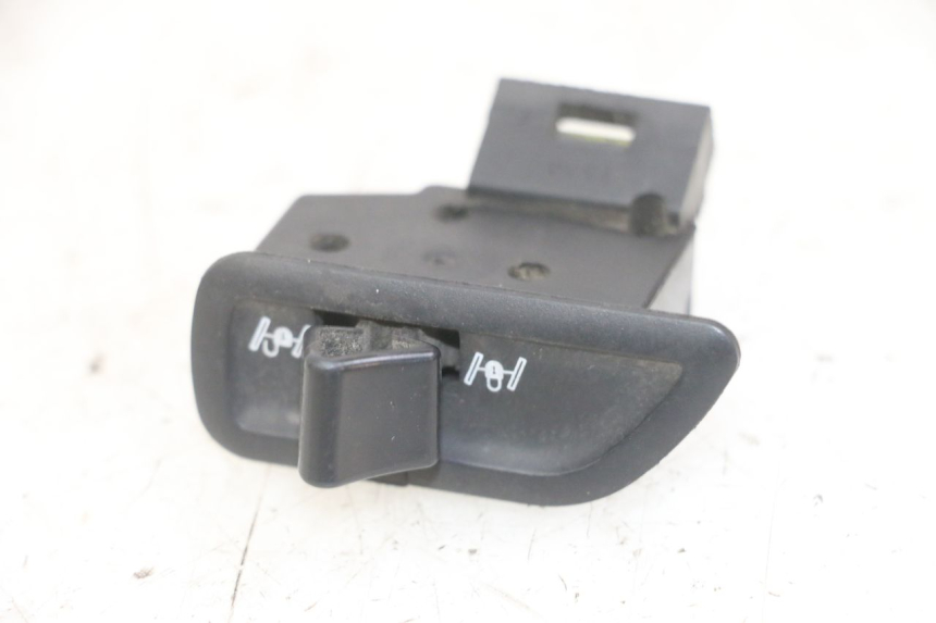 photo de CONMUTADOR ROLL LOCK PIAGGIO MP3 LT 300 (2010 - 2016)