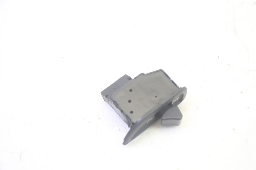 photo de CONMUTADOR ROLL LOCK PIAGGIO MP3 500 (2016 - 2018) - Detalle de la pieza