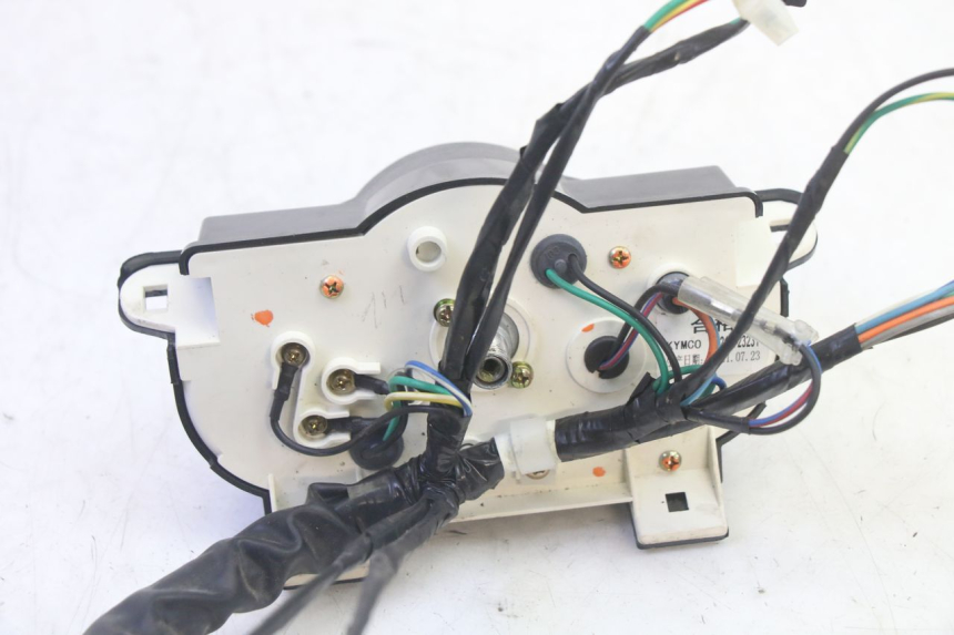 photo de CUENTA KILÓMETROS KYMCO AGILITY 4T 50 (2018 - 2022) - Estado de la superficie y material