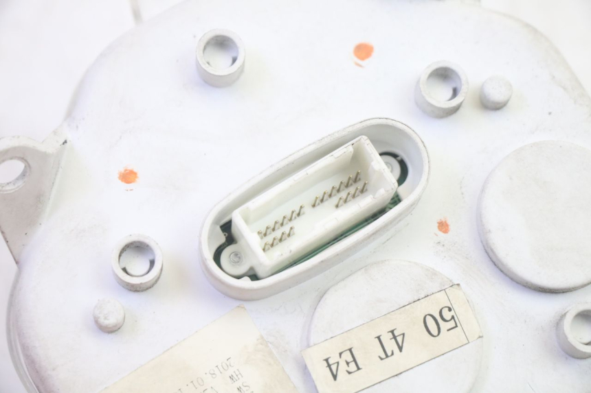 photo de CUENTA KILÓMETROS PEUGEOT DJANGO 4T 50 (2014 - 2019) - Estado de la superficie y material