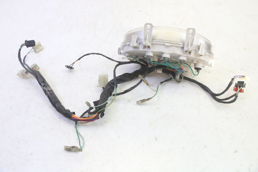 photo de CUENTA KILÓMETROS SYM FIDDLE 3 III 125 (2014 - 2020) - Detalles de los puntos de fijación