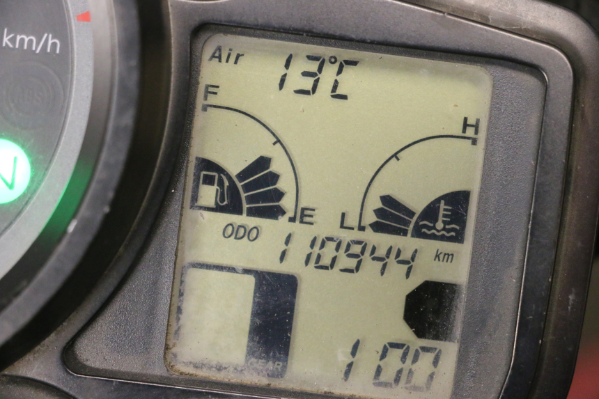 photo de CUENTA KILÓMETROS YAMAHA FJR ABS 1300 (2006 - 2012) - Enfoque en la estructura