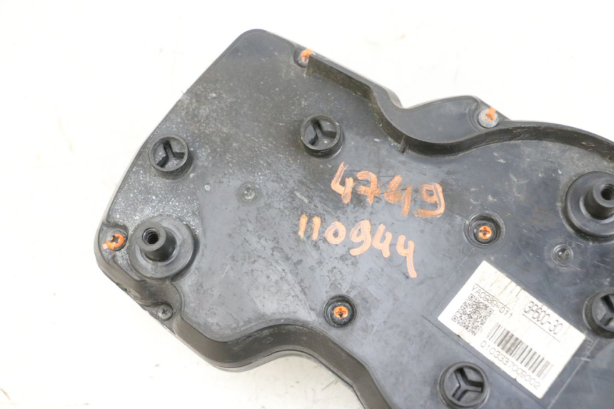 photo de CUENTA KILÓMETROS YAMAHA FJR ABS 1300 (2006 - 2012) - Estado de la superficie y material