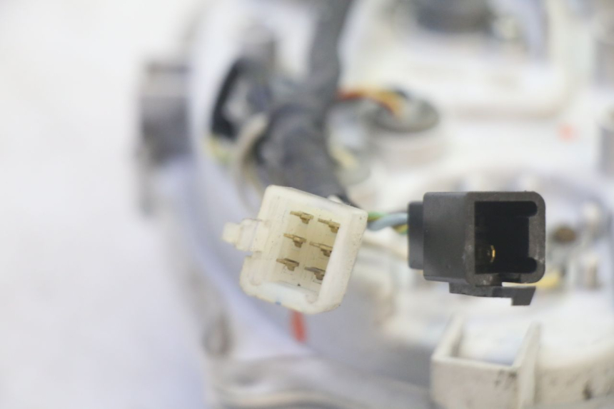 photo de CUENTA KILÓMETROS PIAGGIO FLY 4T 50 (2013 - 2017) - Zoom sobre los componentes