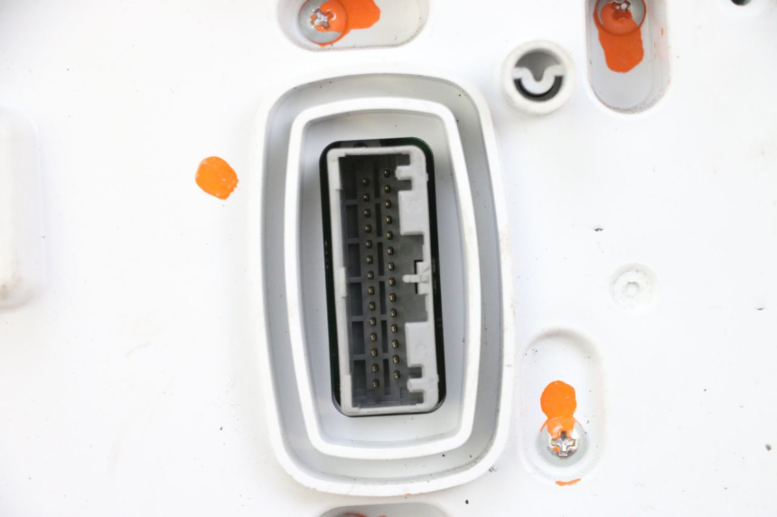 photo de VELOCIMETRO PIAGGIO MP3 HPE 300 (2019 - 2026) - Otra vista del artículo