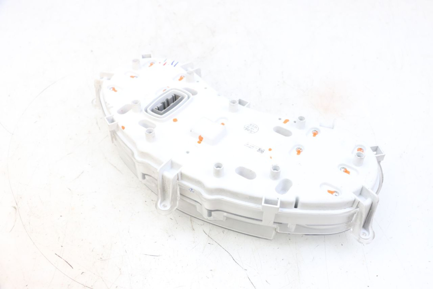 photo de VELOCIMETRO PIAGGIO MP3 HPE 300 (2019 - 2026) - Otra perspectiva