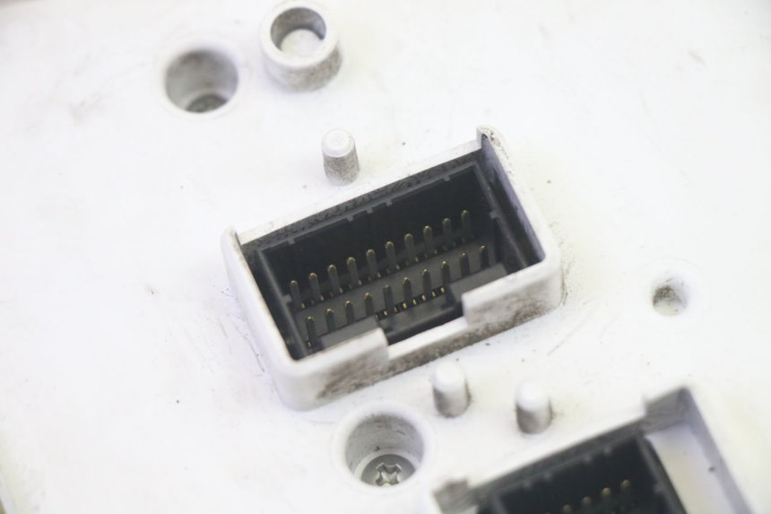 photo de VELOCIMETRO PIAGGIO MP3 RL 250 (2007 - 2010) - Otra vista del artículo